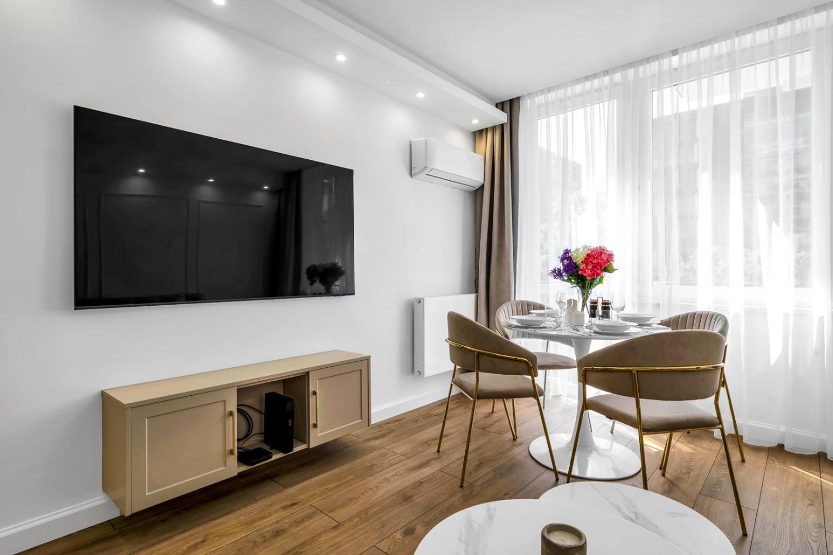 Warsaw Centrum Apartment - Workspace, Balcony - By Rentujemy Exterior foto